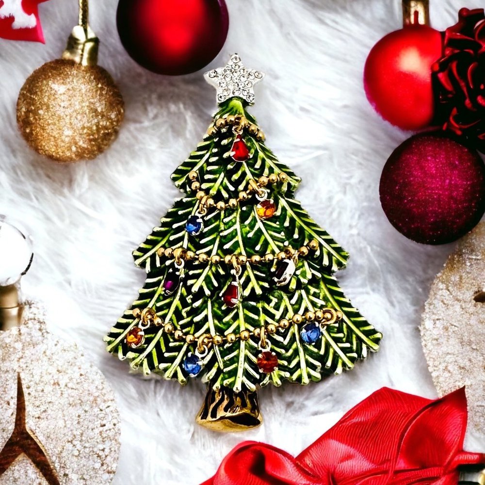 Avon Collectible 2008 Large Christmas Tree Brooch/Pin
